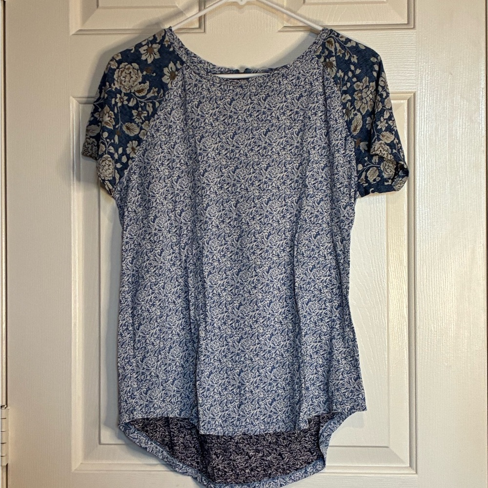Lucky Brand Navy and Cream Floral Top